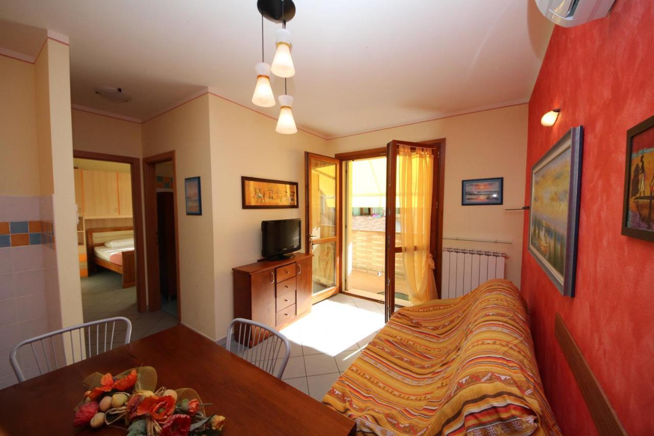 Residence Sole E Mare Appartamenti Rosolina Mare Exterior foto