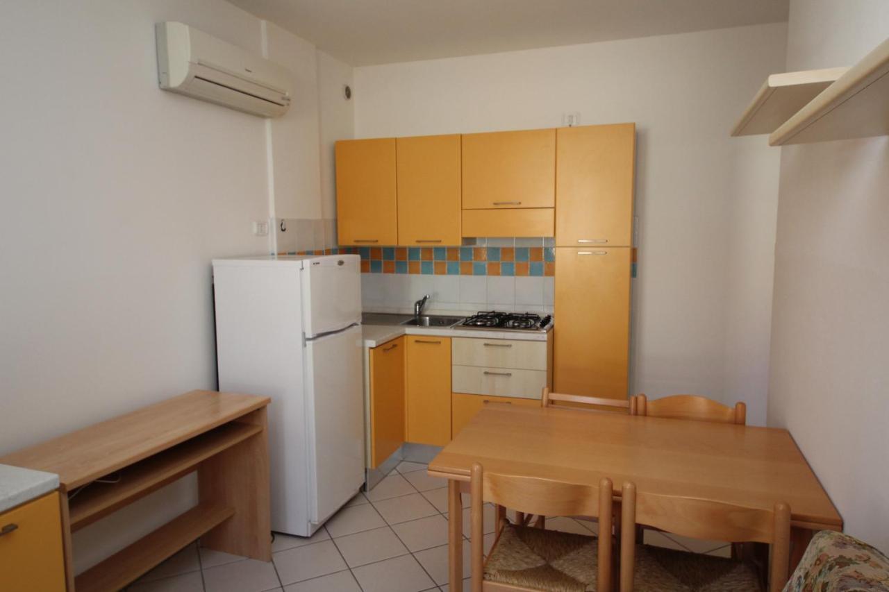 Residence Sole E Mare Appartamenti Rosolina Mare Exterior foto